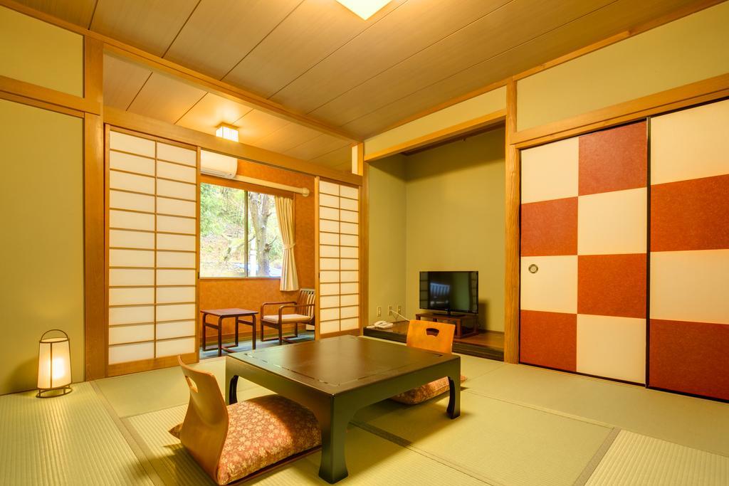 Yugawara-Onsen Komachikan Exterior photo